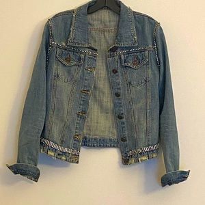 Women’s Vintage Distressed Denim Jacket [M]
